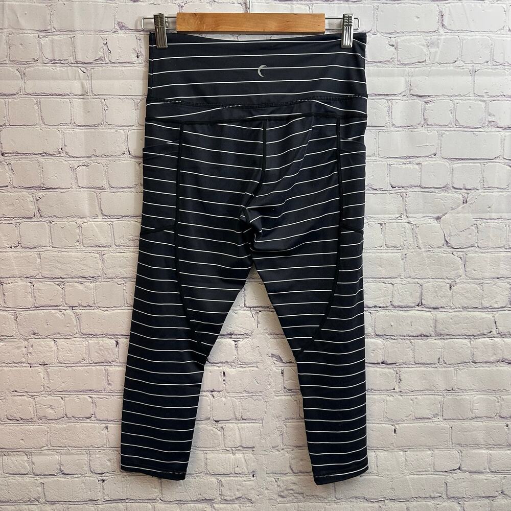 Zyia Capri Leggings Black & White Stripes Women's 6-8 Pockets Gym - Picture 3 of 5